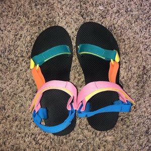 Teva 90’s style sandals
